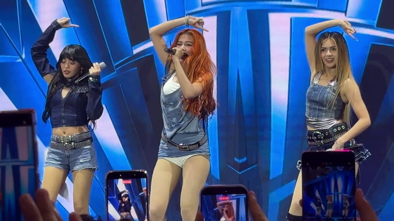 [4K] G22 performs 'PA-PA-PA-PALABAN' for GBDAY at Market! Market! 💙 | 251025