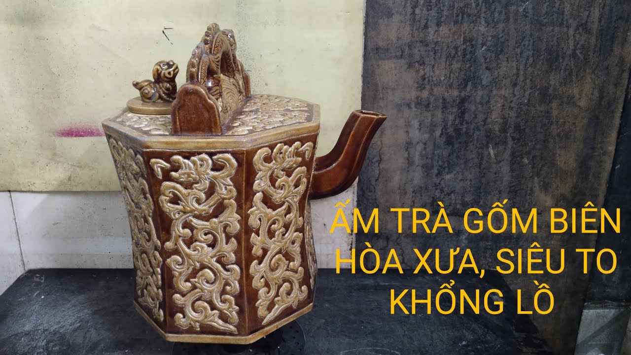 MASSIVE VINTAGE BIEN HOA CERAMIC TEAPOT, EVENING OF 9/8/2026