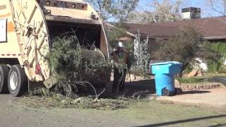 2001 Pete 320 McNeilus Bulk Trash 130193 Part 2