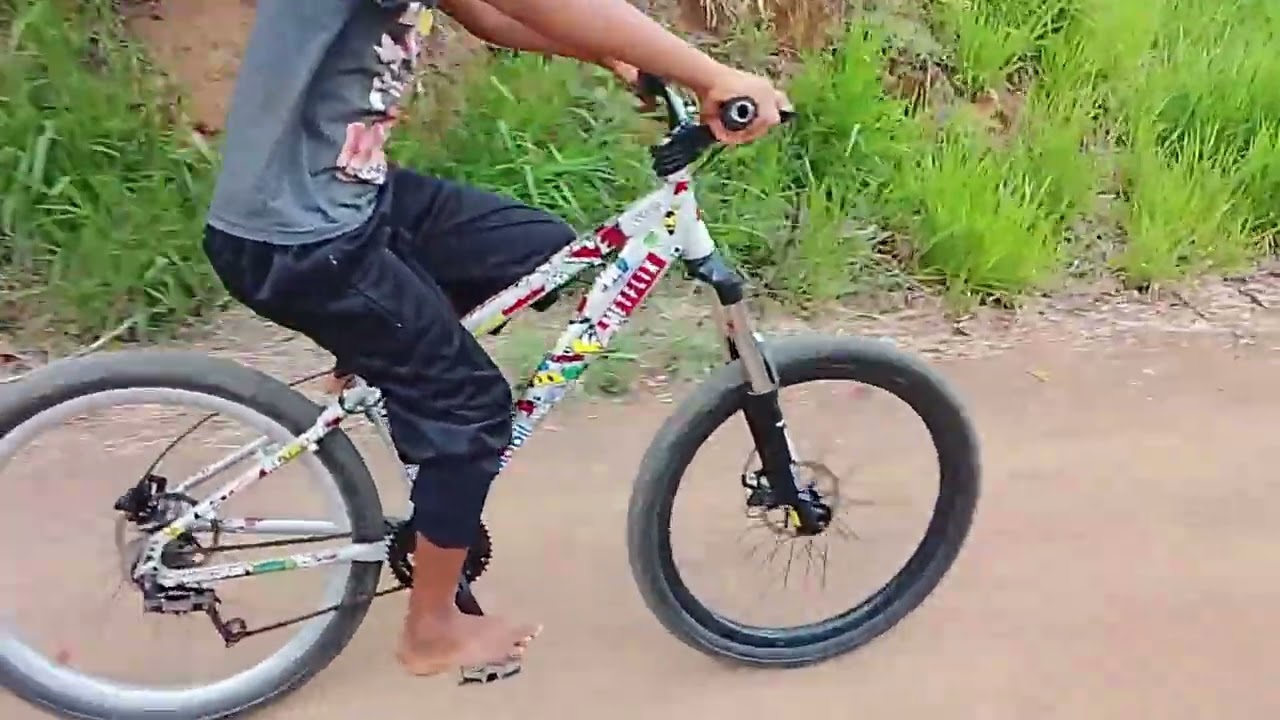 Tentando ensinar meu sobrinho a mandar grau  #grau #montadinha 