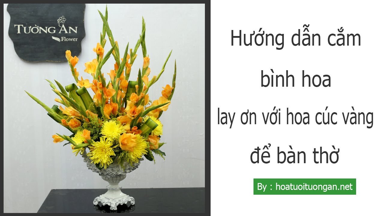 A guide to flower arrangement and altar with gladiolus and daisies ...