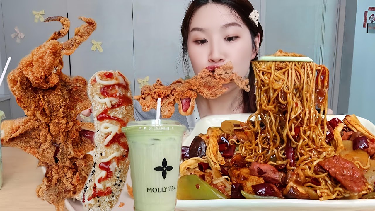 Spicy chicken noodles and Xinjiang stir-fried rice noodles combo! Double the spicy thrill! Sweet🥰