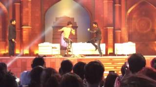 Sunil Grover, Kapil Sharma And Shah Rukh Khan Dancing on Jabra Fan at The Kapil Sharma Show