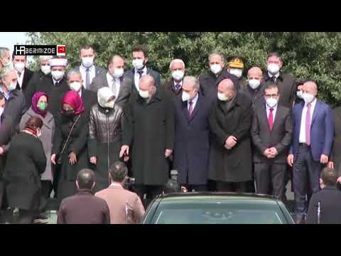 Cumhurbaşkanı Erdoğan eski başbakanlardan Adnan Menderes'in kabrini ziyaret etti