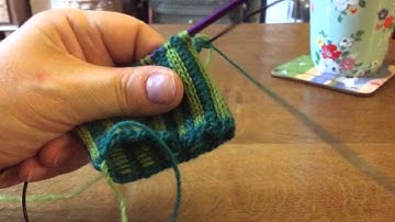 Trapping floats in stranded colourwork, every way!