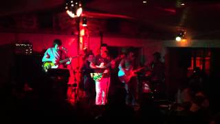 Video thumbnail of "Still My Guitar Gently Wheeps - Los Bitles Sanseacabó Bar"