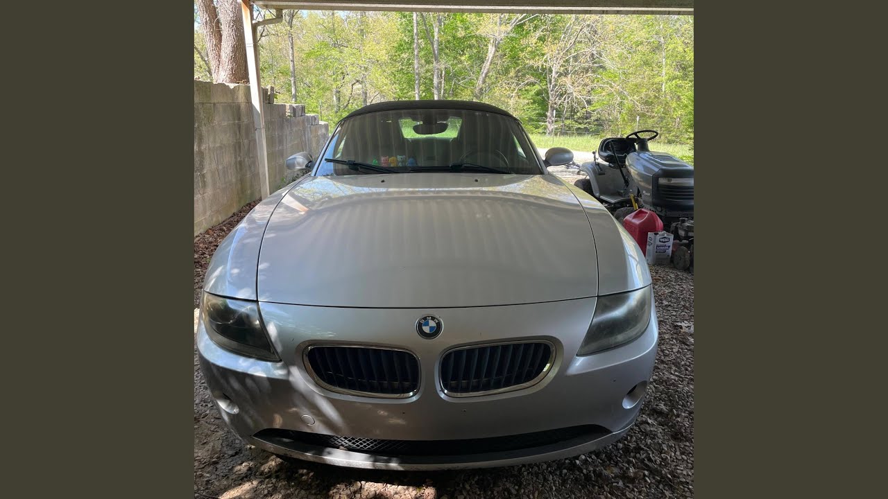 Assista a Darling (feat. Kody Lavigne & Emmi) no YouTube