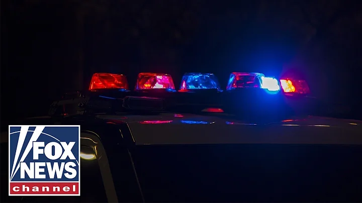 Journalist captures video of armed criminals break...