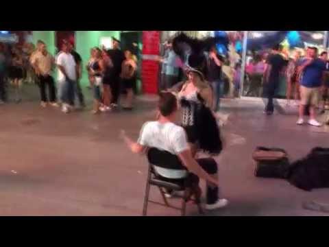 Las Vegas: The Game - Dancer Accidentally Pees on a Bystander in Vegas