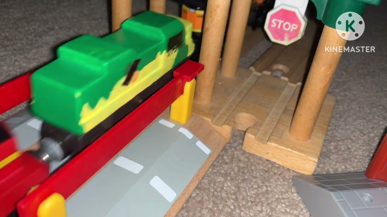 Railfanning wooden trains in Illinois