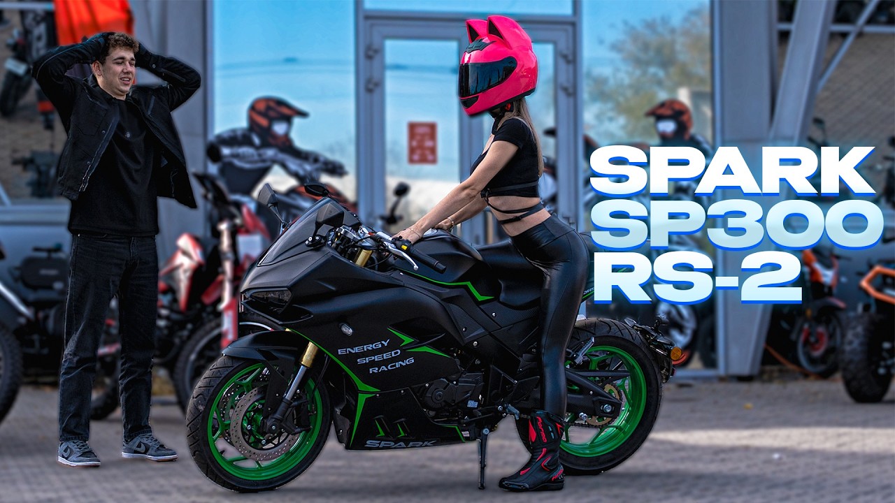 Дівчата реально дивляться… через ЦЕЙ мотоцикл | SPARK SP300RS-2