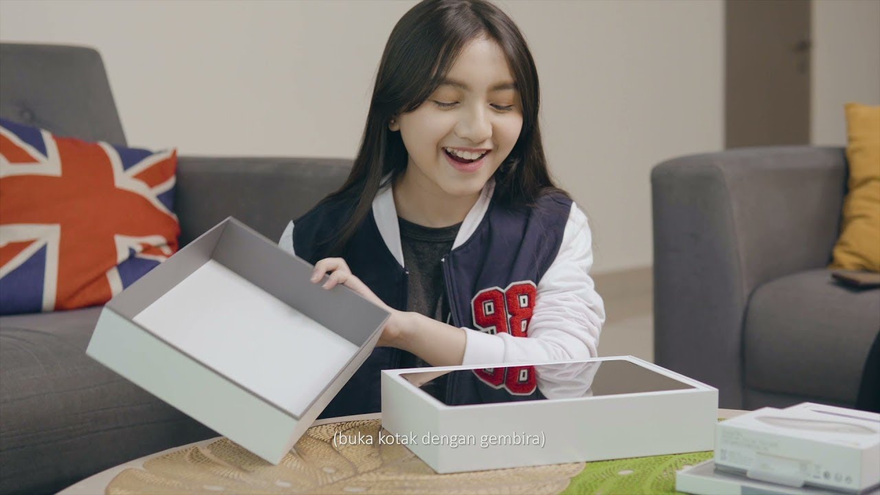 Alyssa Dezek - Microsoft Surface Go 2 ⌨️