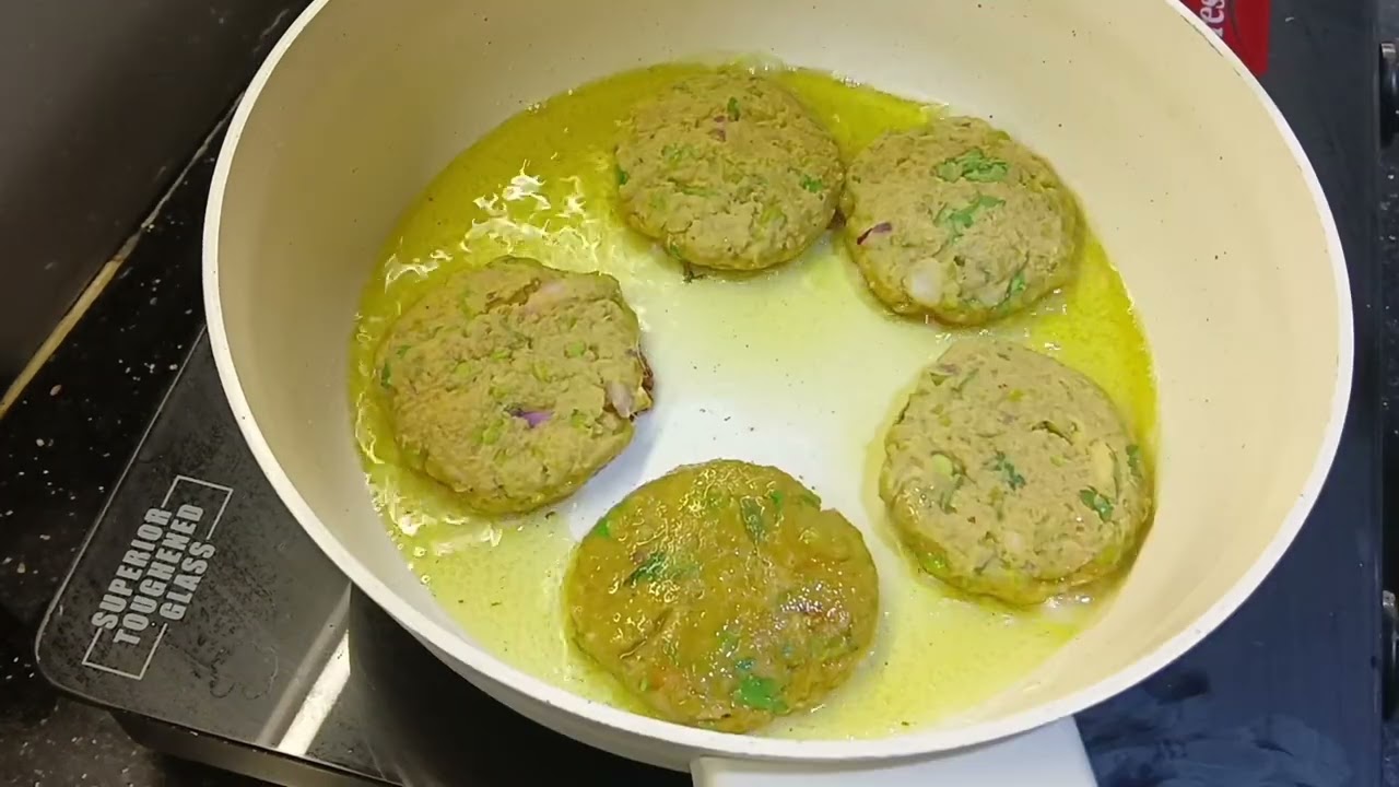 Kbi  kbi  chya  ke  sath  banaye  matar  or soyabean  ki.t testy Tikki 🫛🧆