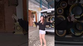 Happy Asmara Joget di belakang mobilnya yang full sound sistem 🥰💃🏻😍