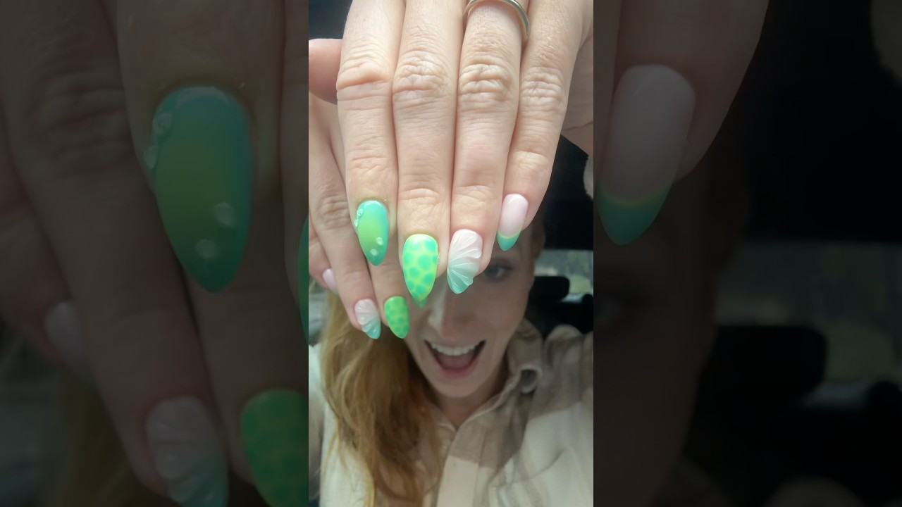 New nails coming in hot!