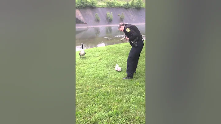 Mother Goose thanks Cincinnati Police