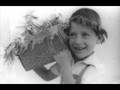 Miniature de la vidéo de la chanson Eine Liebe Und Zwei Freunde (Version Allemande De Attendez)