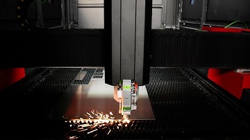 Metal Sheet Fiber Laser Cutting Machine Automatic edge searching and fly cutting function showing