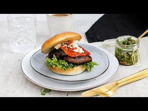 Portobelloburger med grillet paprika og fetaost