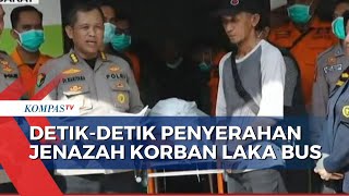 Ambulans Bersiap Bawa 10 Jenazah Korban Kecelakaan Bus Dari Rsud Subang Ke Depok