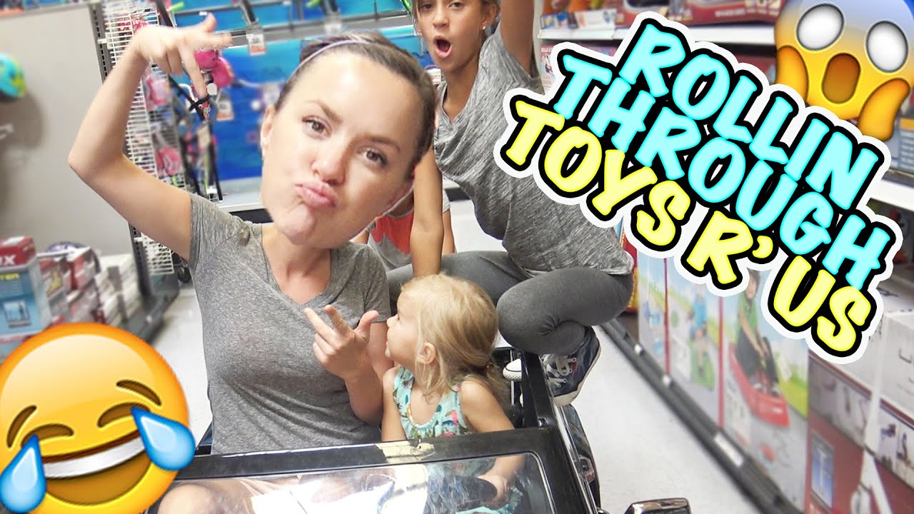 😂 MOM KNOWS HOW TO ROLL THROUGH TOYS R' US 😂 AND ITS TIME TO GIVE BACK! 😃