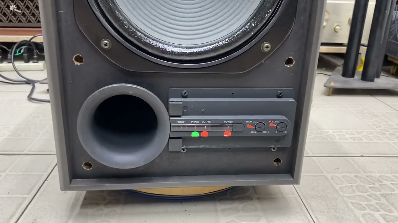 Yamaha YST - SW500 - YouTube