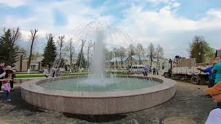 Пробный пуск фонтана в Первомайском