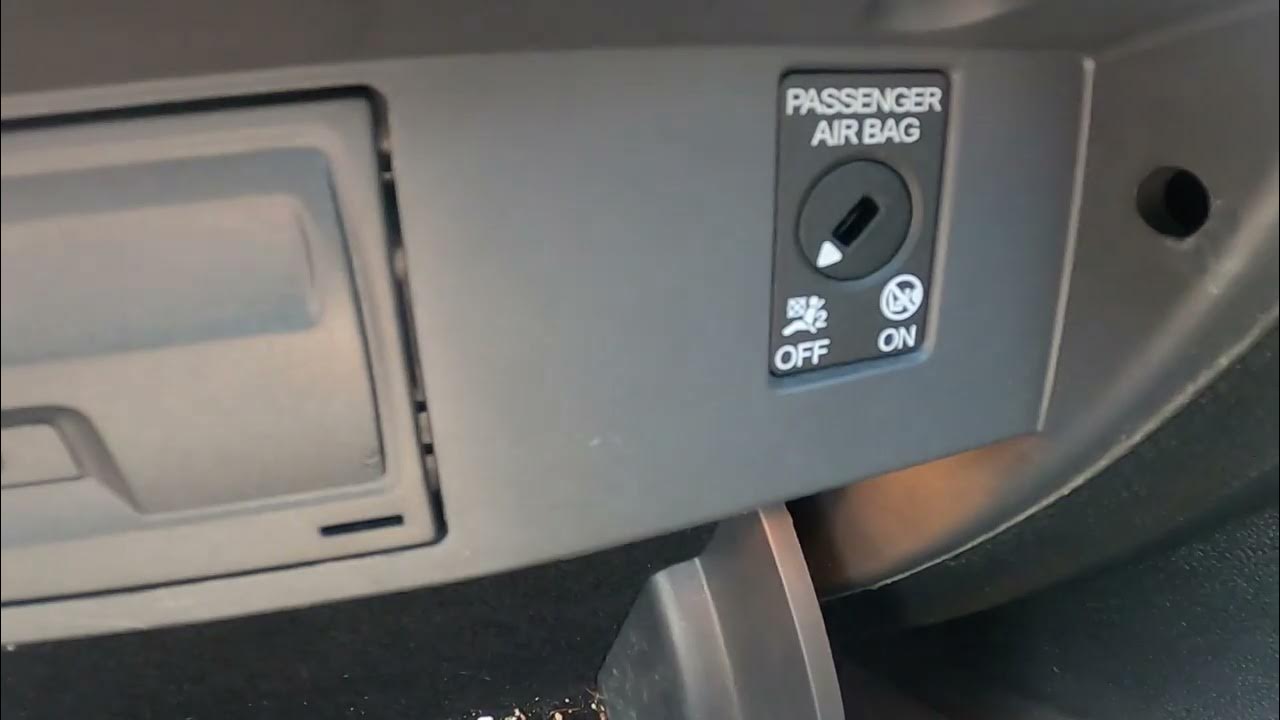 How to Turn Passenger Airbag On or Off in Skoda Superb III ( 2015 Now