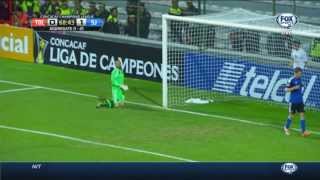 Toluca's Isaác Brizuela ties up the match 1-1 (2-2 on aggregate).