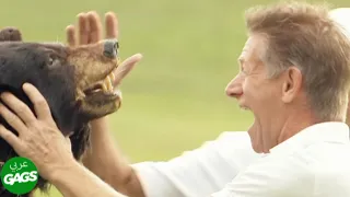 لقد هزم دبًا لينقذ أخاه | Just For Laughs Gags بالعربية