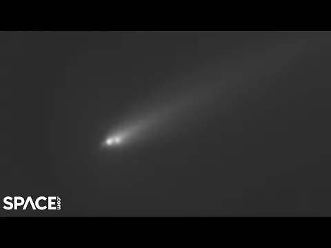 This Comet Just Shattered Into Three Pieces, and It's Being