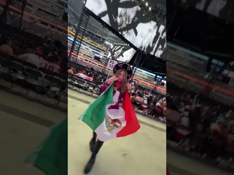 Estoy en el concierto de BTS en Arlington D-2, vestida de mariachi para representar a México 🇲🇽💜