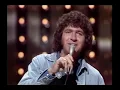 Download Lagu Mac Davis - Baby Dont Get Hooked On Me  (The Midnight Special 1973)