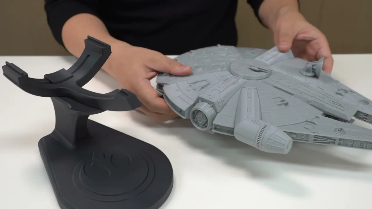 Millennium Falcon Display Stand