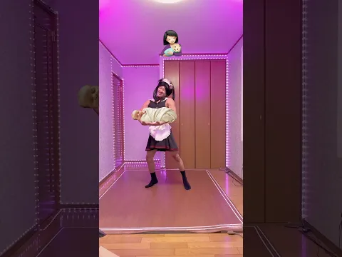 赤ちゃんをあやす筋骨隆々のメイドの所業がヤバすぎる… The muscle-bound maid's method of putting the baby to sleep is insane🤱🏻