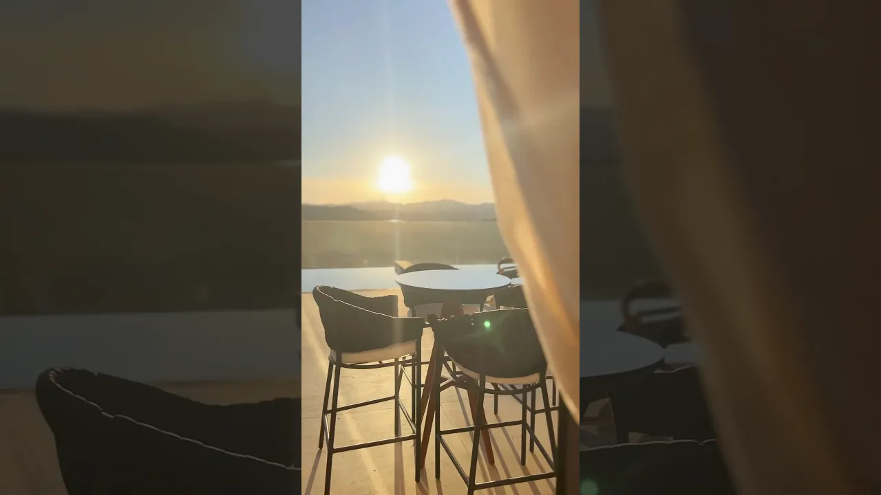 Video do Imóvel: Luxo e modernidade em Campos do Jordão. Com 11 suítes, heliponto, piscinas e até pista de boliche.