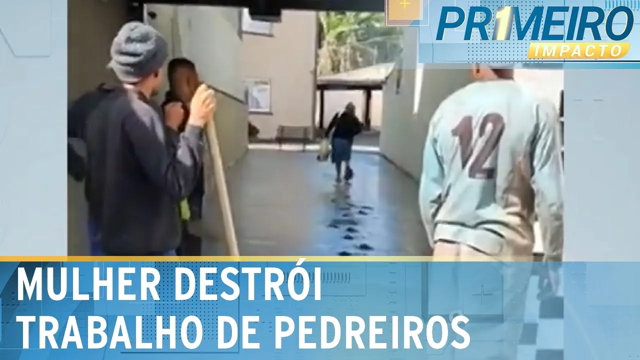 Mulher ignora trabalho de pedreiros e anda em cimento mole | Primeiro Impacto (08/09/23)