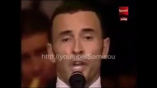 اداء اسطوري لكاظم الساهر ايا امرأة تمسك القلب بين يديها 