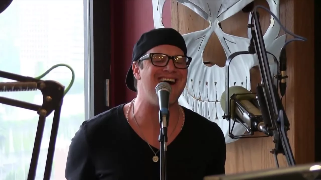 "Candlebox - Far Behind (Acoustic)" -- BJ & Migs 07/23/13 "Candlebox - Far Behind (Acoustic)" -- BJ & Migs 07/23/13