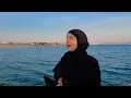 Lagu ماريا قحطان لأول مرة تقود الزورق البحري برحلة بحرية 