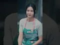 ❤️混混看不起卖炒饭的柔弱女孩，嚣张上门索要保护费！谁知她根本不是普通摊主，而是地下世界的顶级女王！抬手一个过肩摔，转身扫堂腿，所有恶霸跪地求饶！