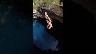 Jumping into a BlueHole! #bluehole #dive #leap