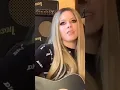 Download Lagu Avril Lavigne - Keep Holding On acoustic