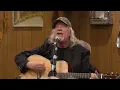 John Anderson sings "Seminole Wind" on Larry's Country Diner