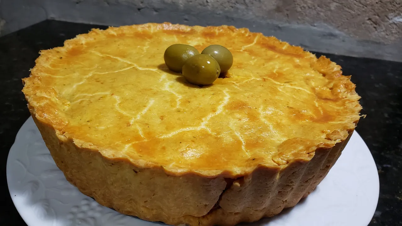 Empadão de massa podre de frango e palmito: Espaço das delícias culinárias. 
