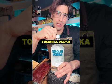⚠️ ¡NO PRUEBES VODKA CON PEPINILLOS! Así lo toman los rusos y es adictivo… #shorts #bartender