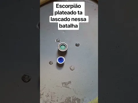 escorpião plateado ta muito lascado nessa batalha😬