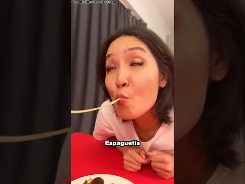 ¡Se tragó accidentalmente a su novio mientras comía espaguetis! 😱🍝 #shorts #youtubeshorts