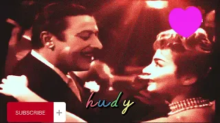 شاديه كلمني كلمني كتير بياخدني كلامك وبطير وبحس ان الدنيا جميله وطريقنا مفروش بحرير أحلي كلام 