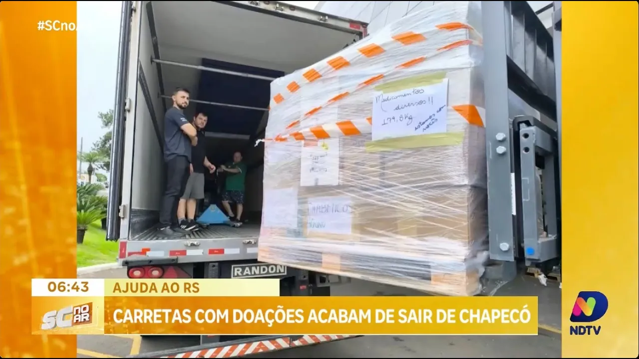 25 carretas saem de Chapecó levando donativos e medicamentos para o RS